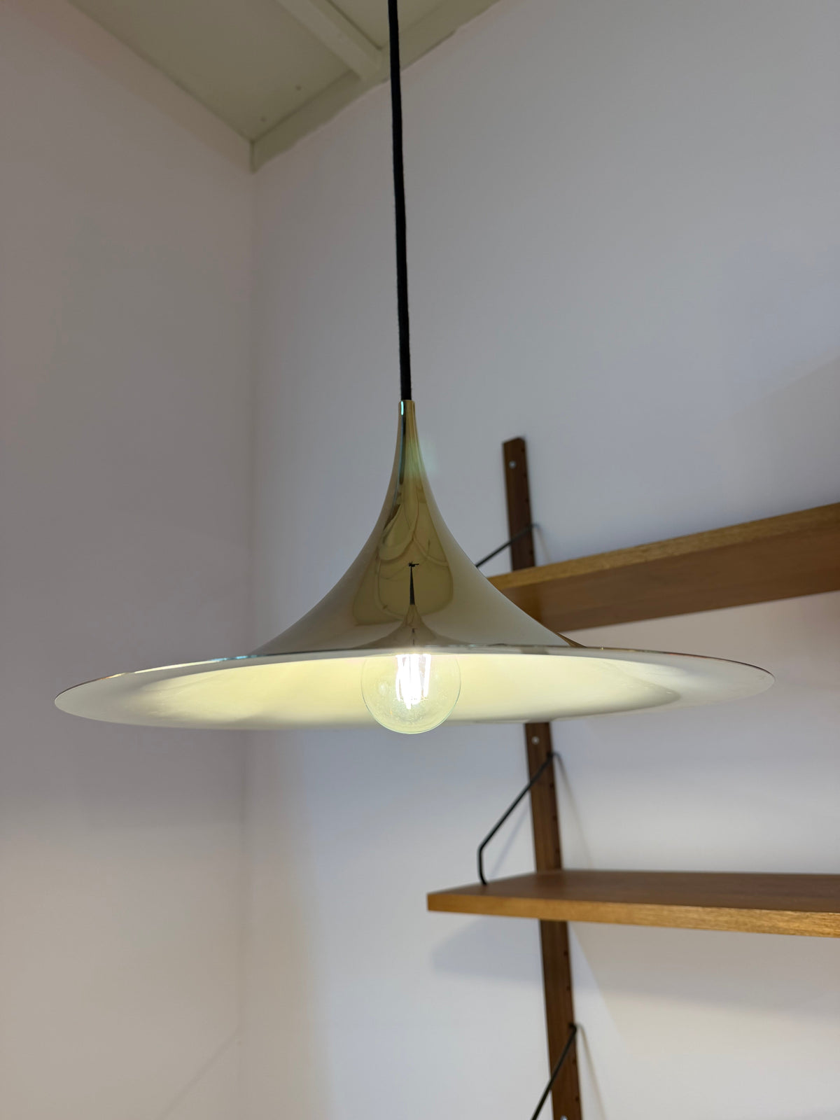 Hängeleuchte "Trompetenlampe" gold von Claus Bonderup und Torsten Thorup für Fog und Mørup