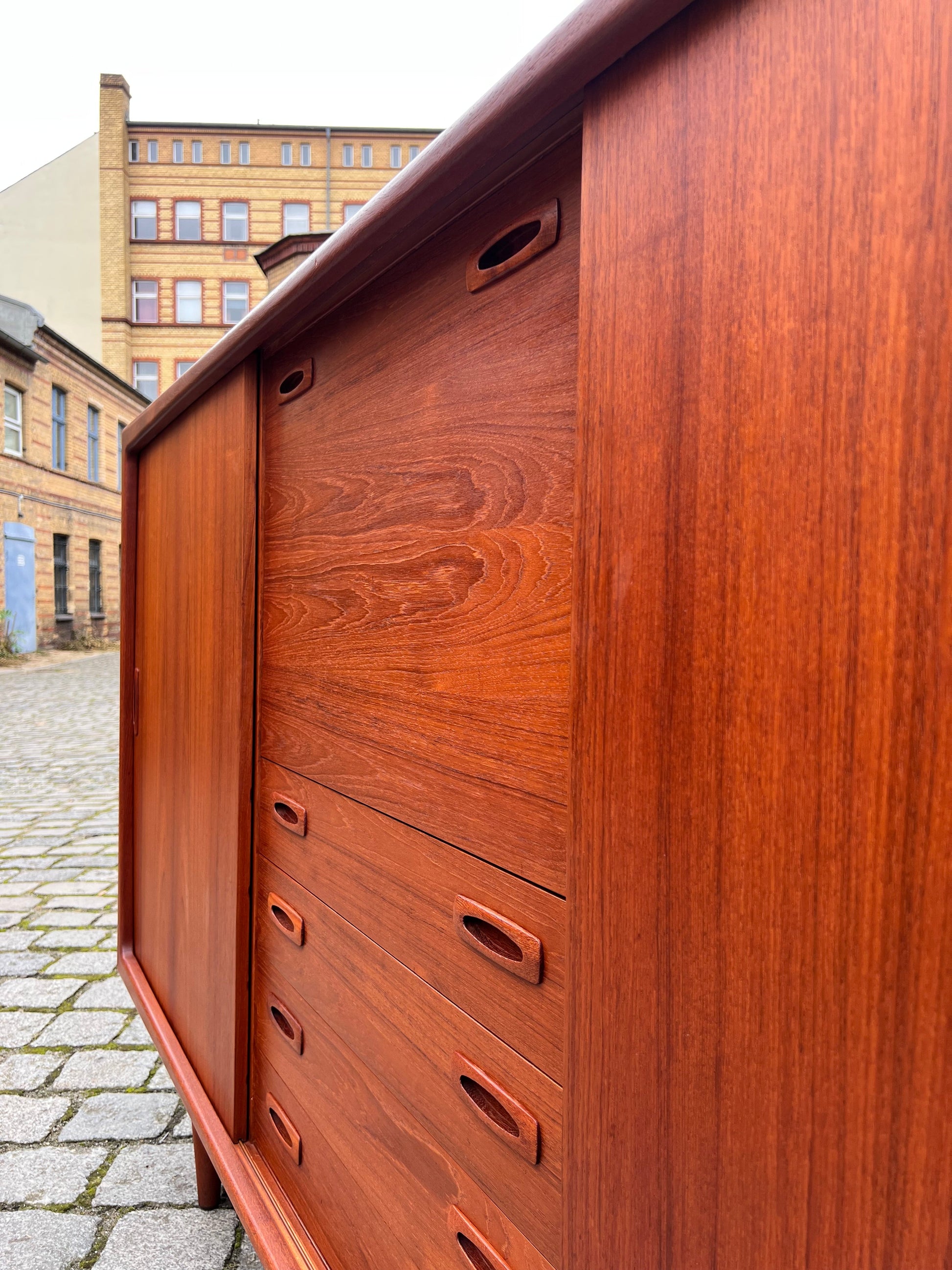 Vintage Highboard Teak von H.P. Hansen aus Dänemark