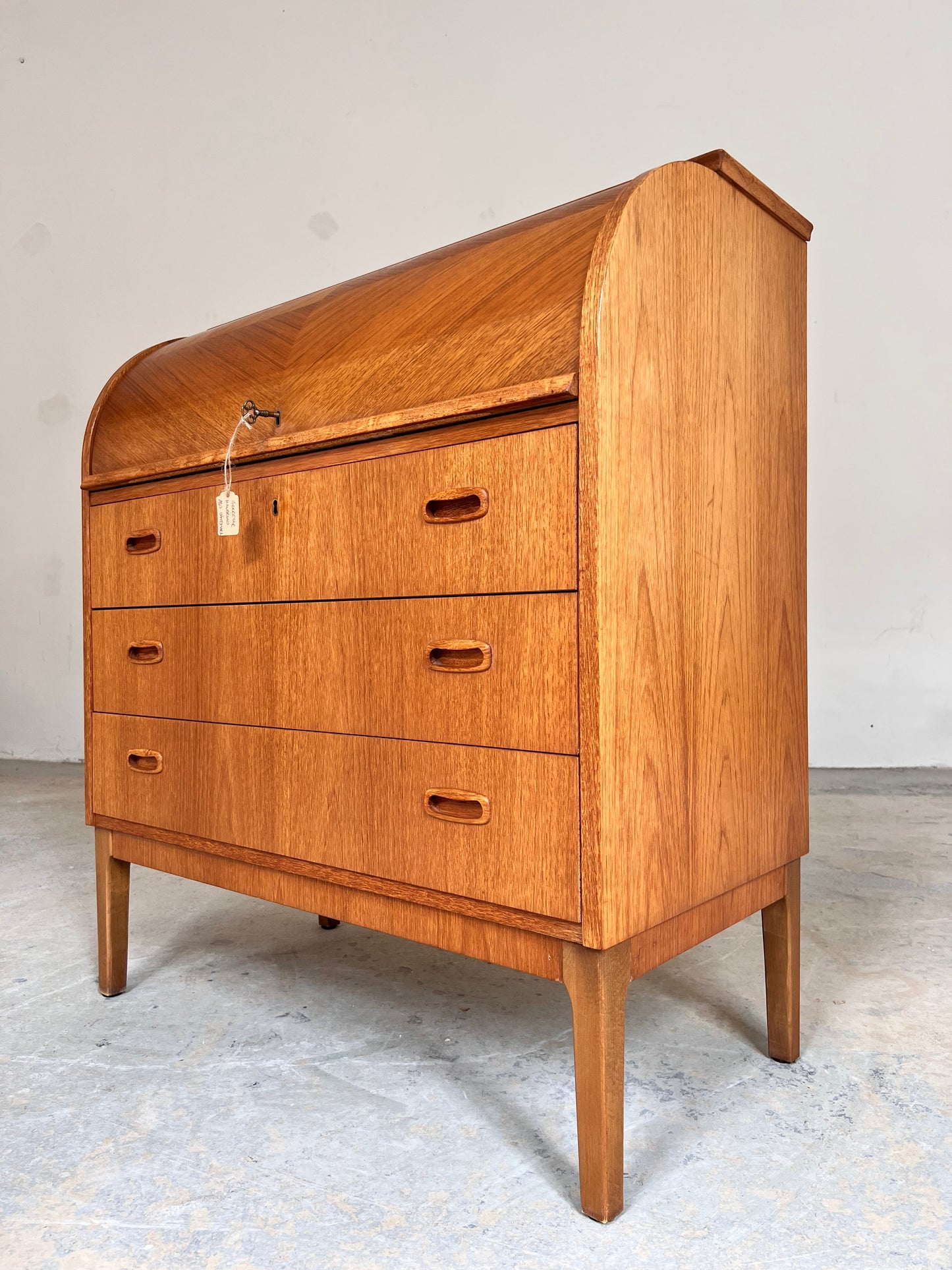 Vintage Sekretär Teak halbrund mit Schloss aus Dänemark