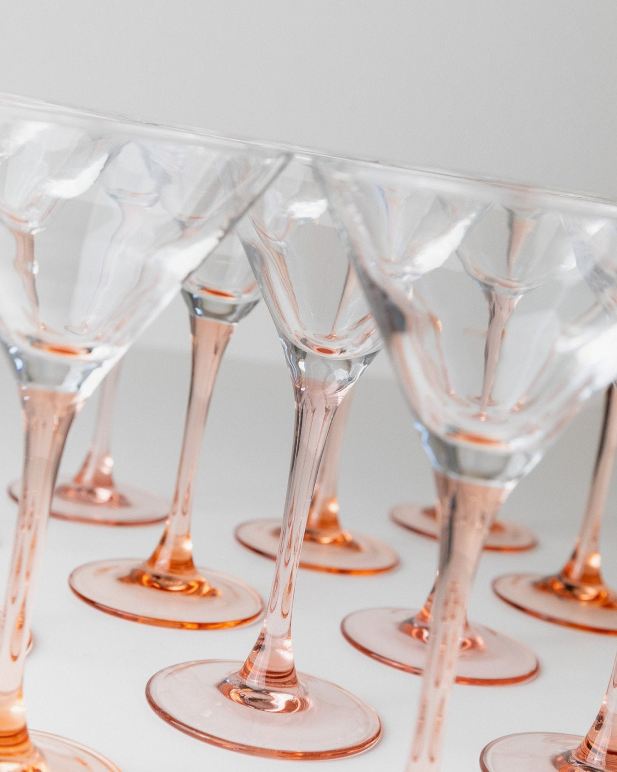 Vintage Martini Glas Set von 14 von Luminarc, pink, Memphis-Stil, Frankreich 1980er