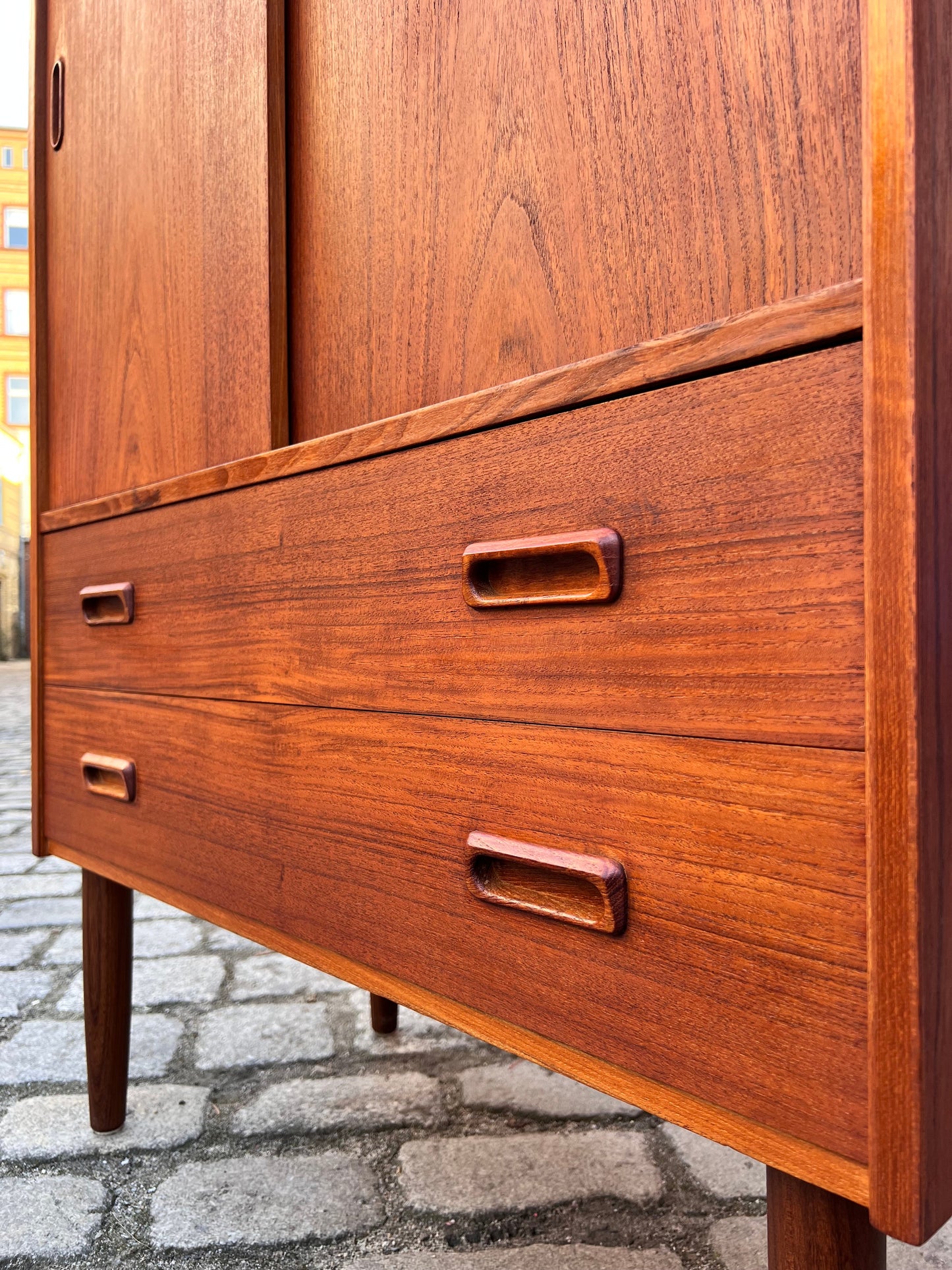 Vintage Schrank Teak mit Schiebetüren und Schubladen aus Dänemark