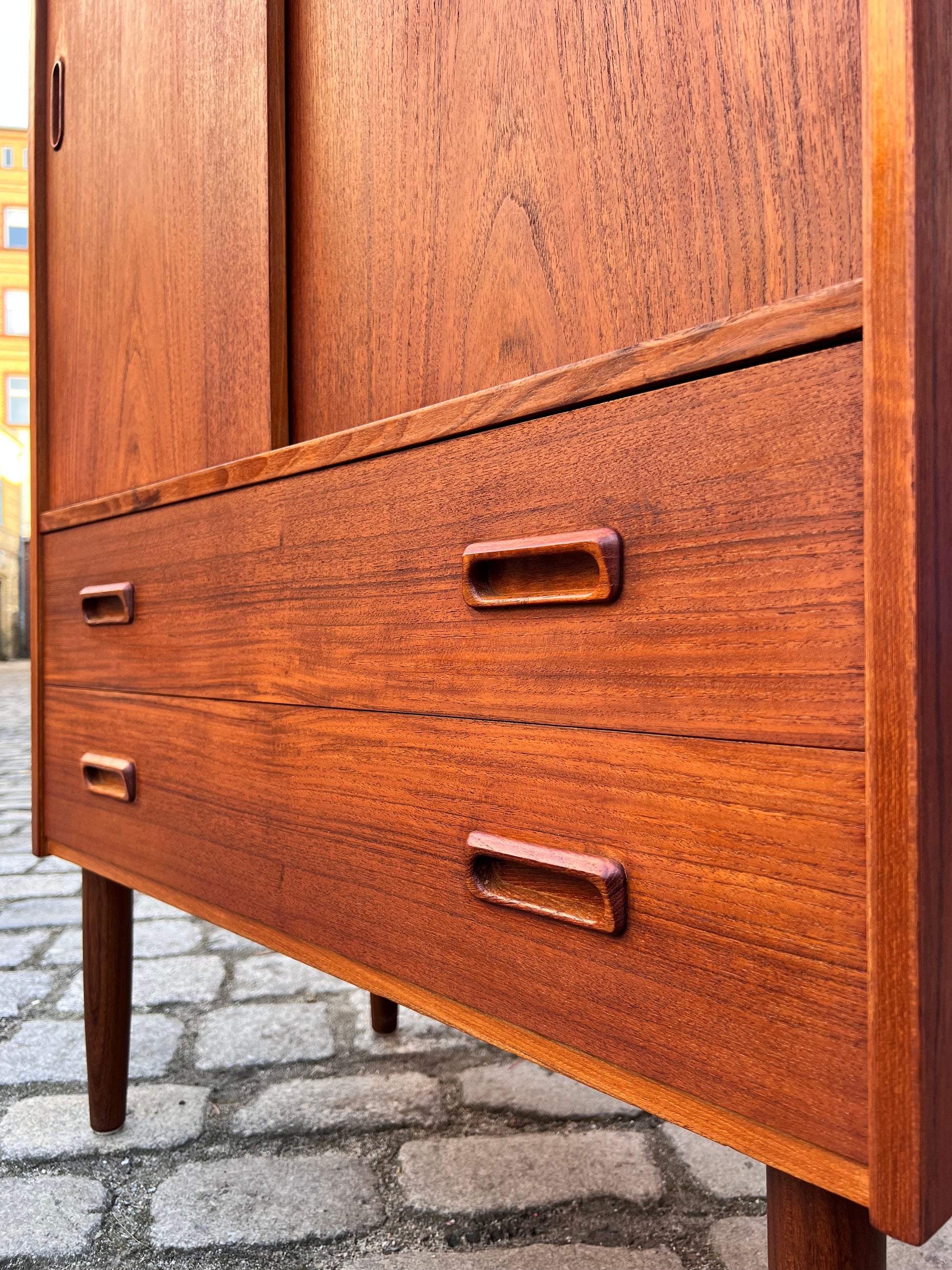 Vintage Schrank Teak mit Schiebetüren und Schubladen aus Dänemark