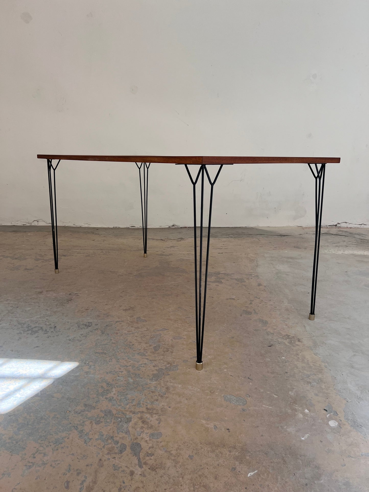 Vintage Esstisch Teak mit originalen Hairpin Legs