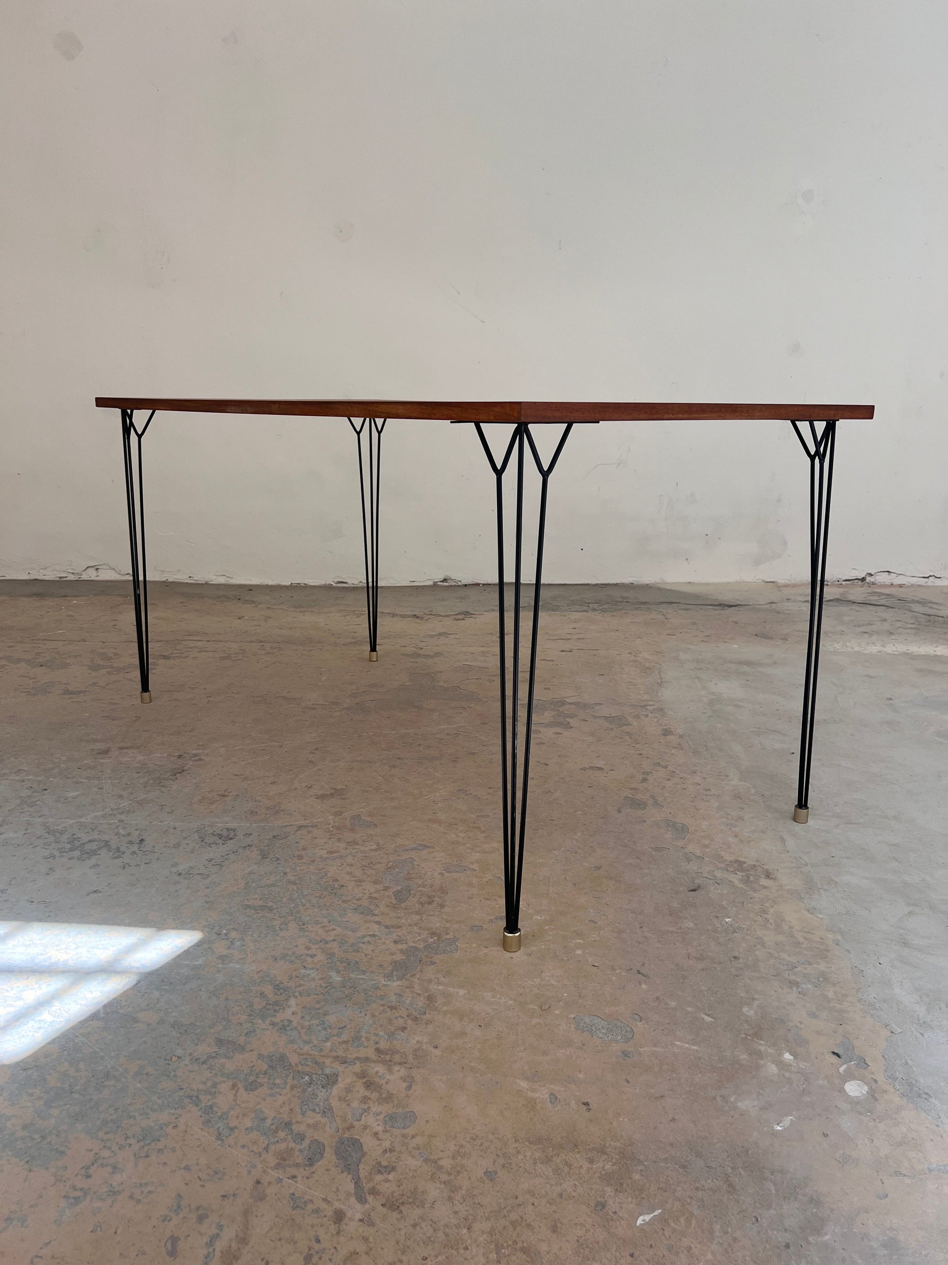 Vintage Esstisch Teak mit originalen Hairpin Legs