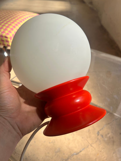Lampe de table vintage en verre opale rouge par Temde