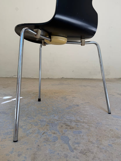 Vintage Stuhl "Ameise" dreibeinig von Arne Jacobsen für Fritz Hansen