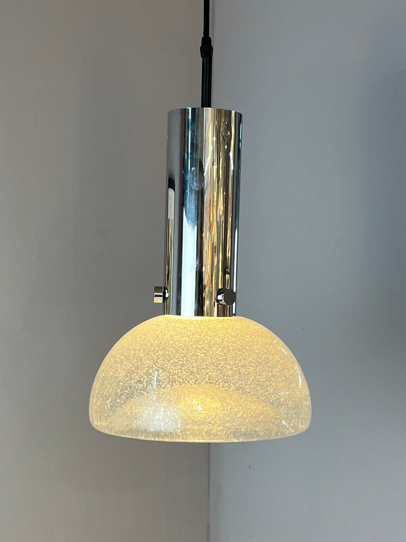 Vintage Hängelampe Chrom Eisglas von Herbert Proft für Glashütte Limburg