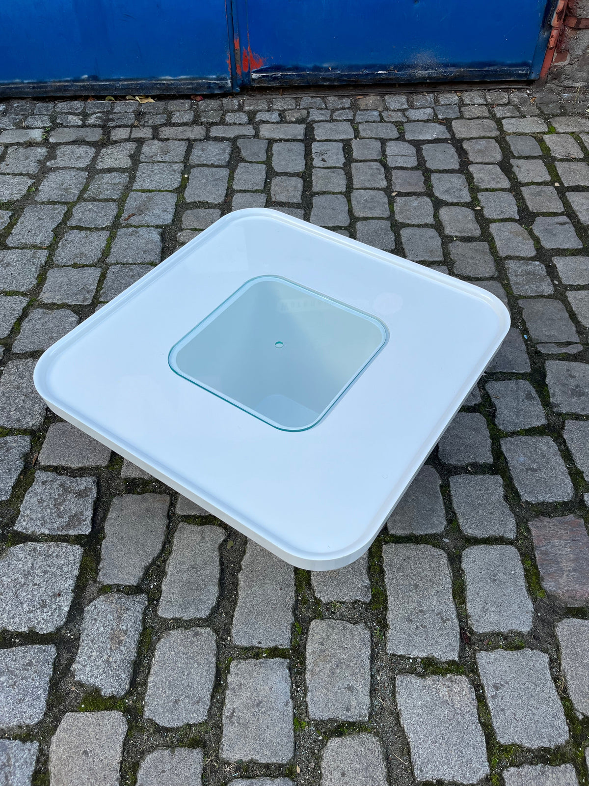 Couchtisch weiß Kunststoff Glas von Peter Ghyczy