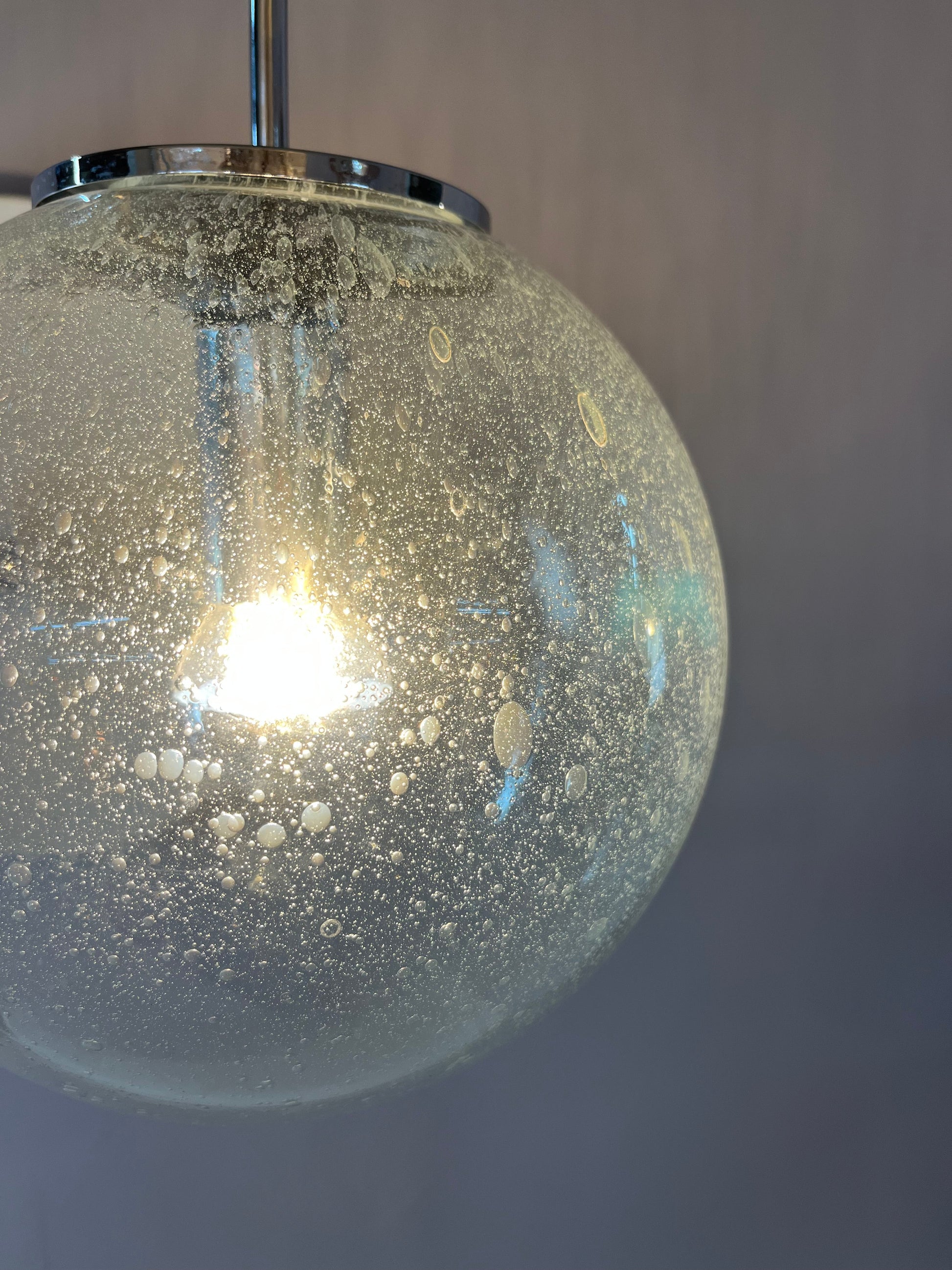 Vintage Kugellampe Einschlussglas Chrom von Glashütte Limburg