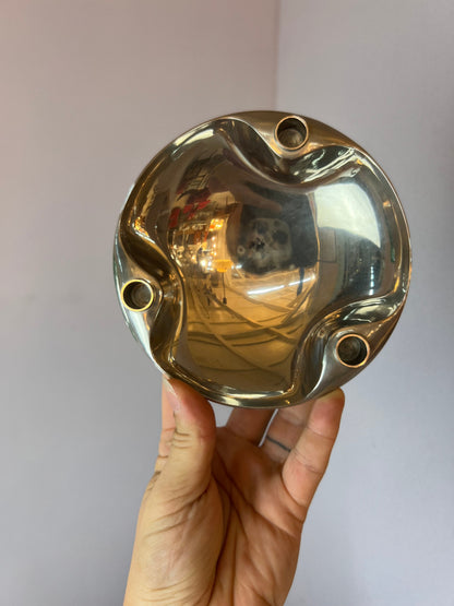 Schale von Stoff und Nagel