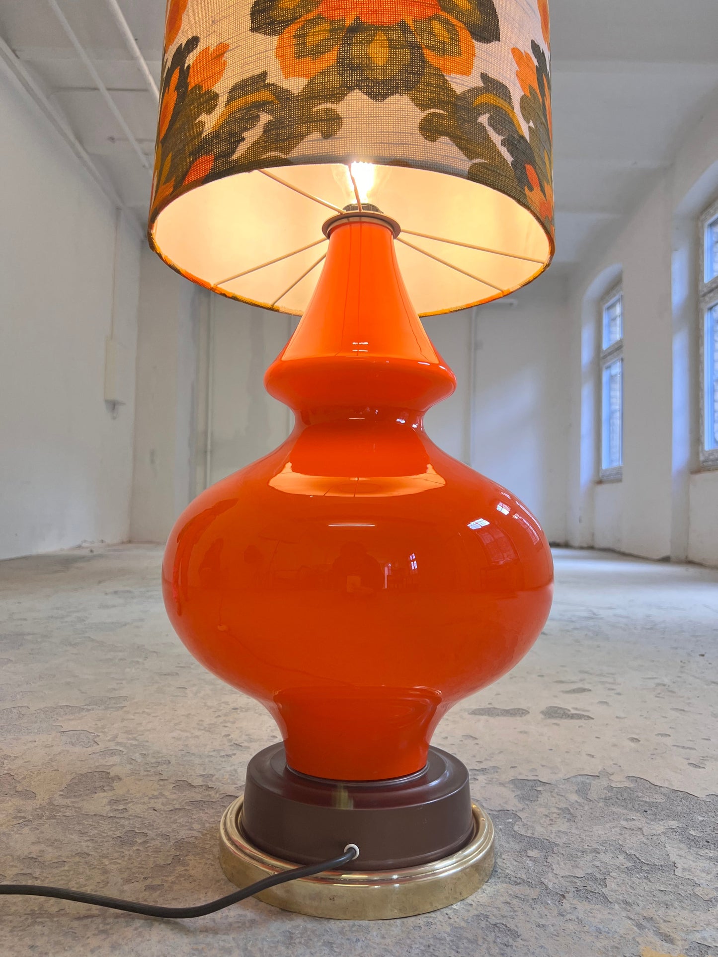 Vintage Stehlampe Flower Power orange Glasfuß beleuchtet 70er Schirm grün senfgelb