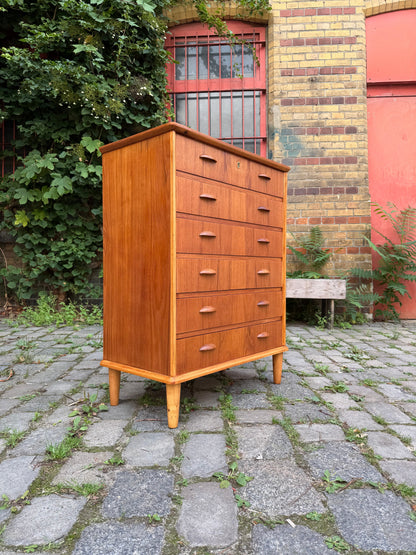Vintage Kommode Teak mit Muschelgriffen aus Dänemark