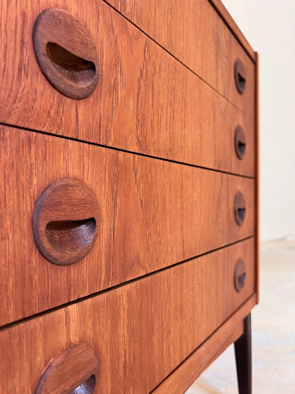 Vintage Kommode Teak mit runden Griffmulden aus Dänemark