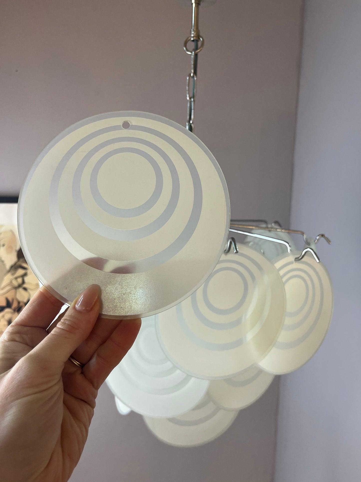 Vintage Kronleuchter weiß silber mit Glasscheiben von Vistosi inspiriert