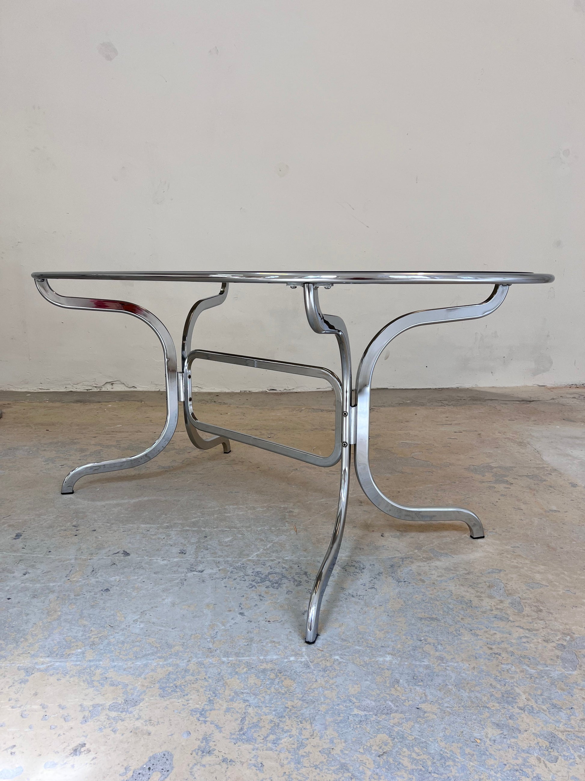 Vintage Ovaler Esstisch Chrom und Rauchglas von Gastone Rinaldi für Rima