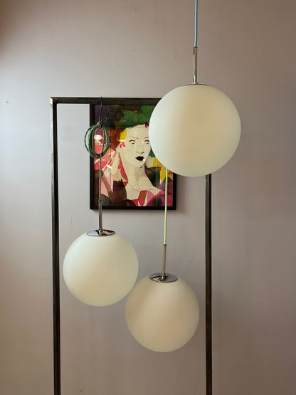 Vintage Kugellampe weiß Chrom von Glashütte Limburg