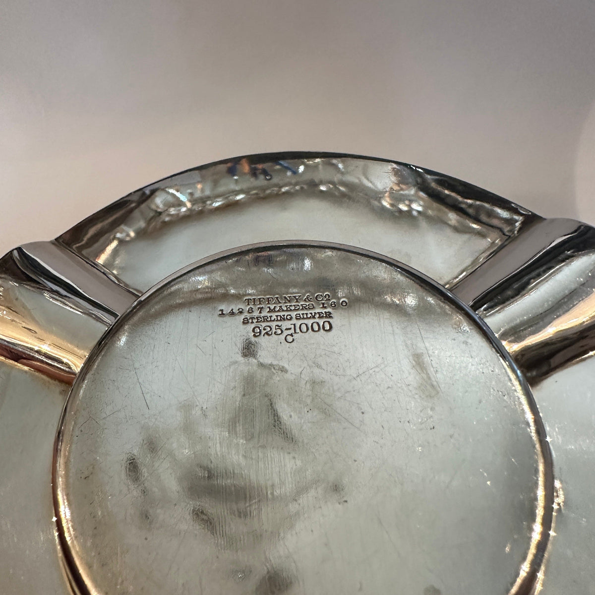 Cendrier vintage en relief de laurier par Tiffany+Co en argent