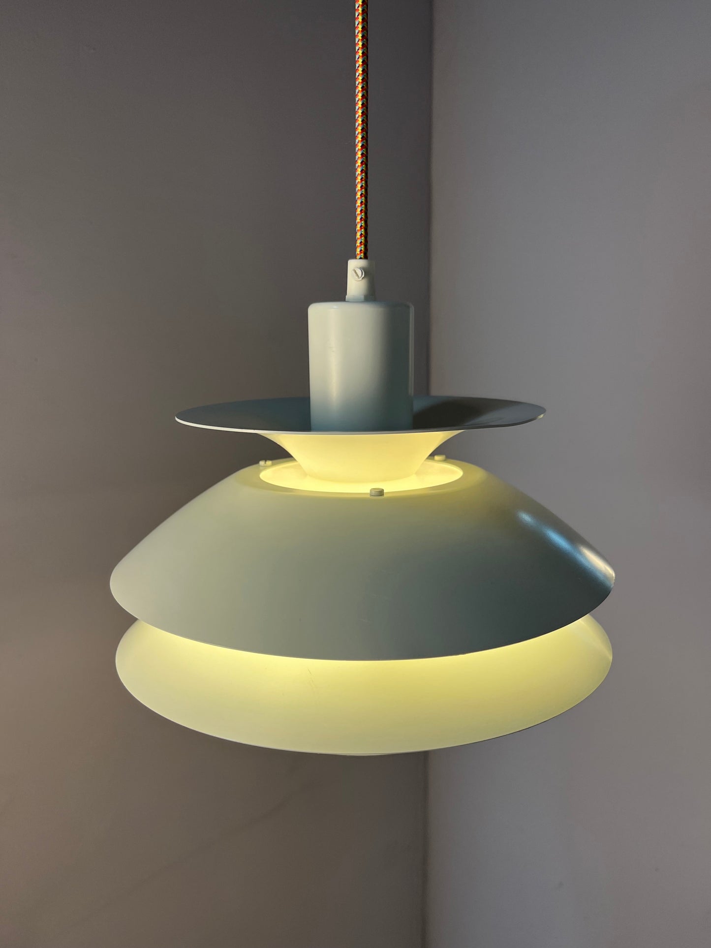 Vintage Lamellenlampe Modell 744 Weiß für Top Lamper E14