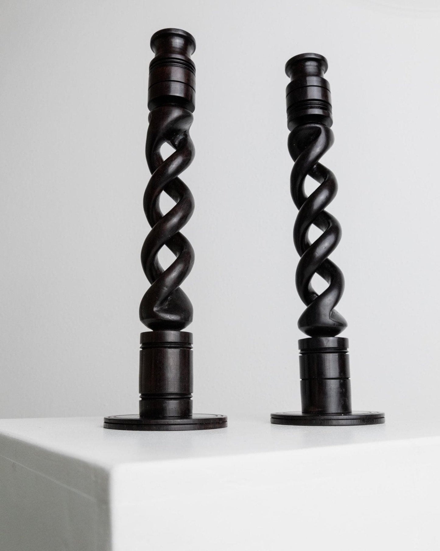 Vintage Kerzenhalter Dunkles Holz Italien 1970er Boho-Stil Set von 2