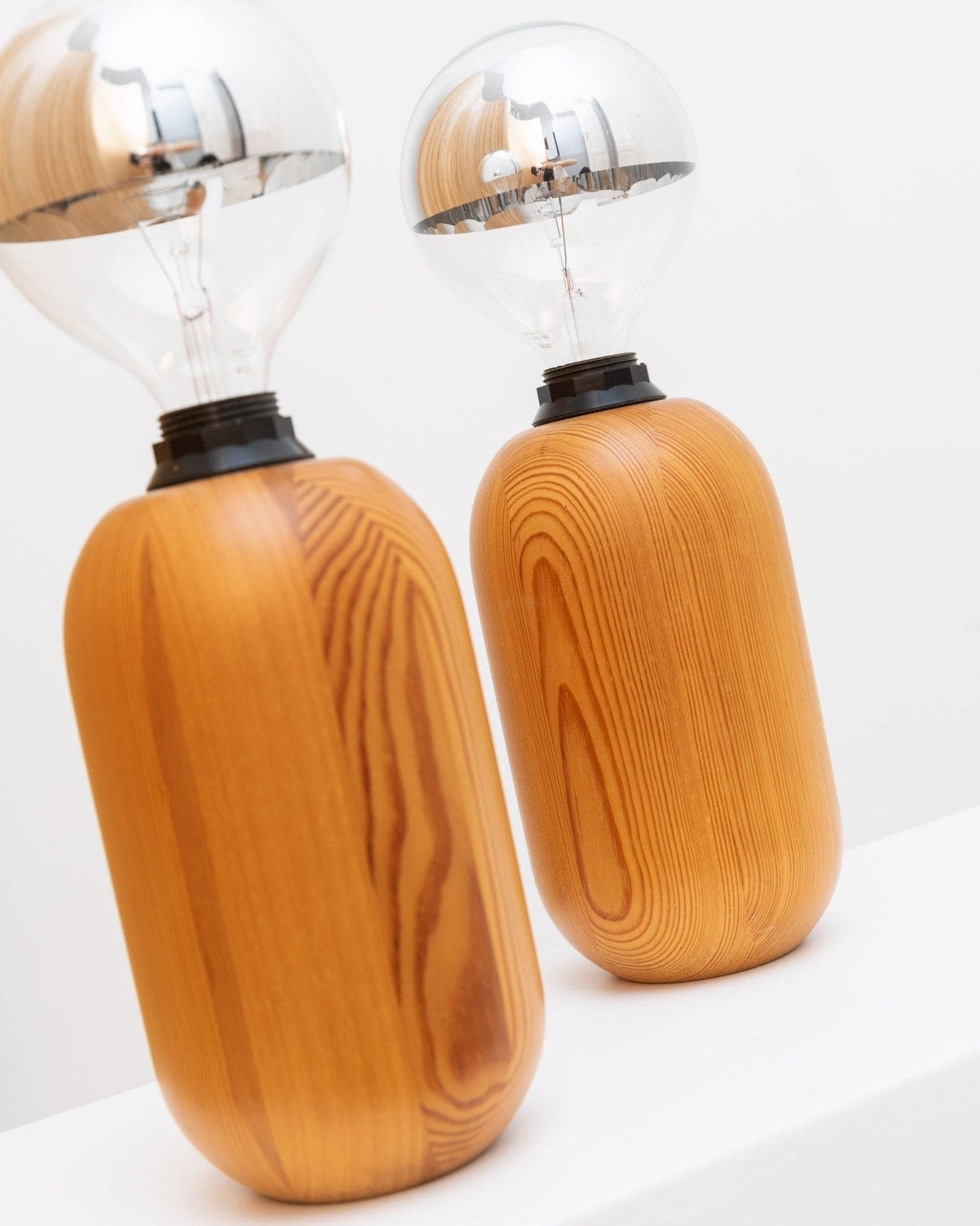 Lampe de table vintage Domus en bois avec abat-jour, milieu du siècle, années 1960, lot de 2