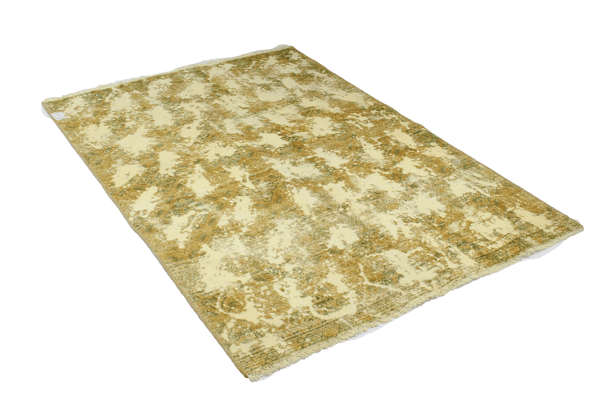 Vintage Carpet 188x134cm Colorful Nature-Inspired Motifs