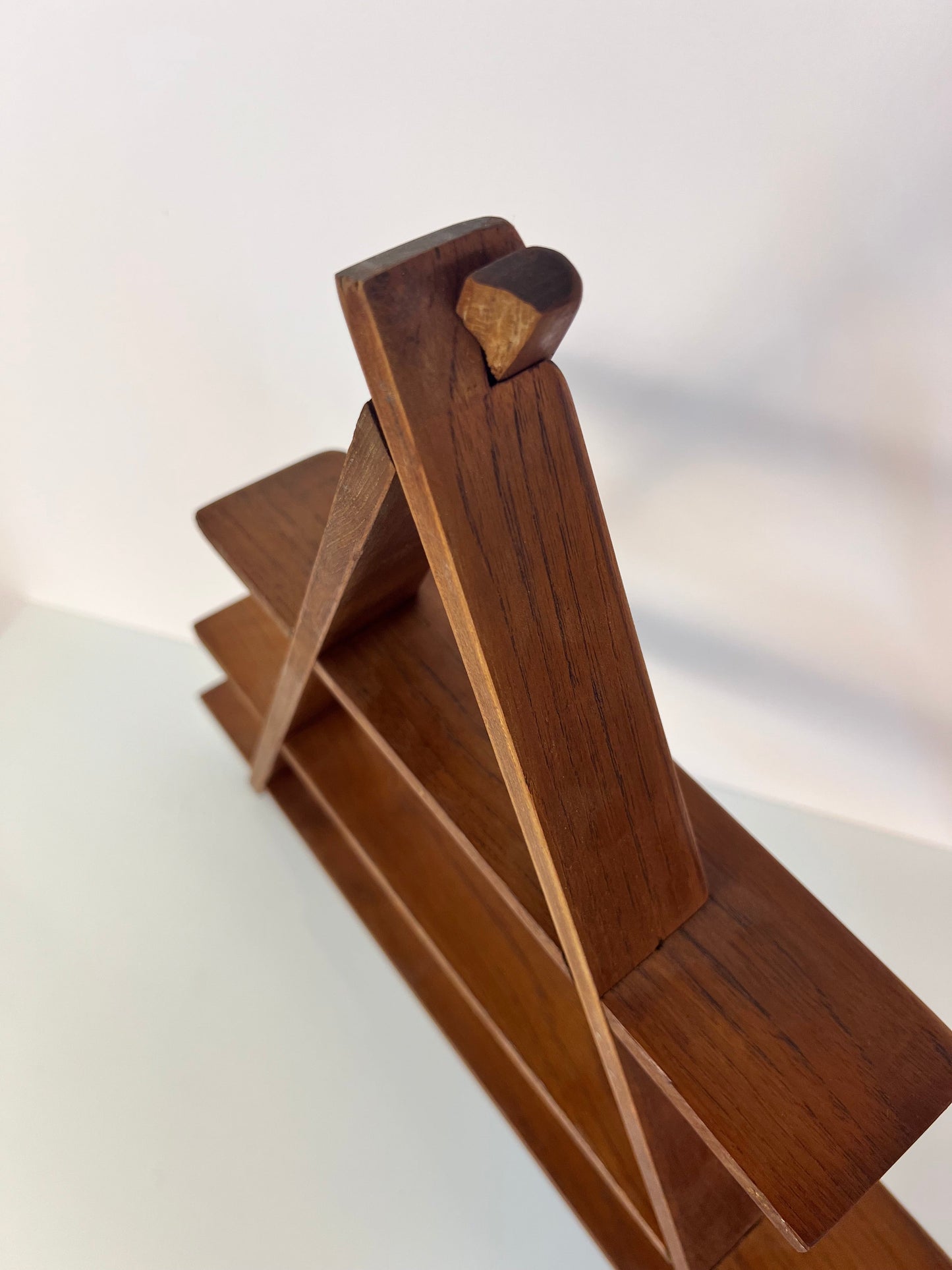 Vintage Wandregal Dreieck aus Teak aus Dänemark