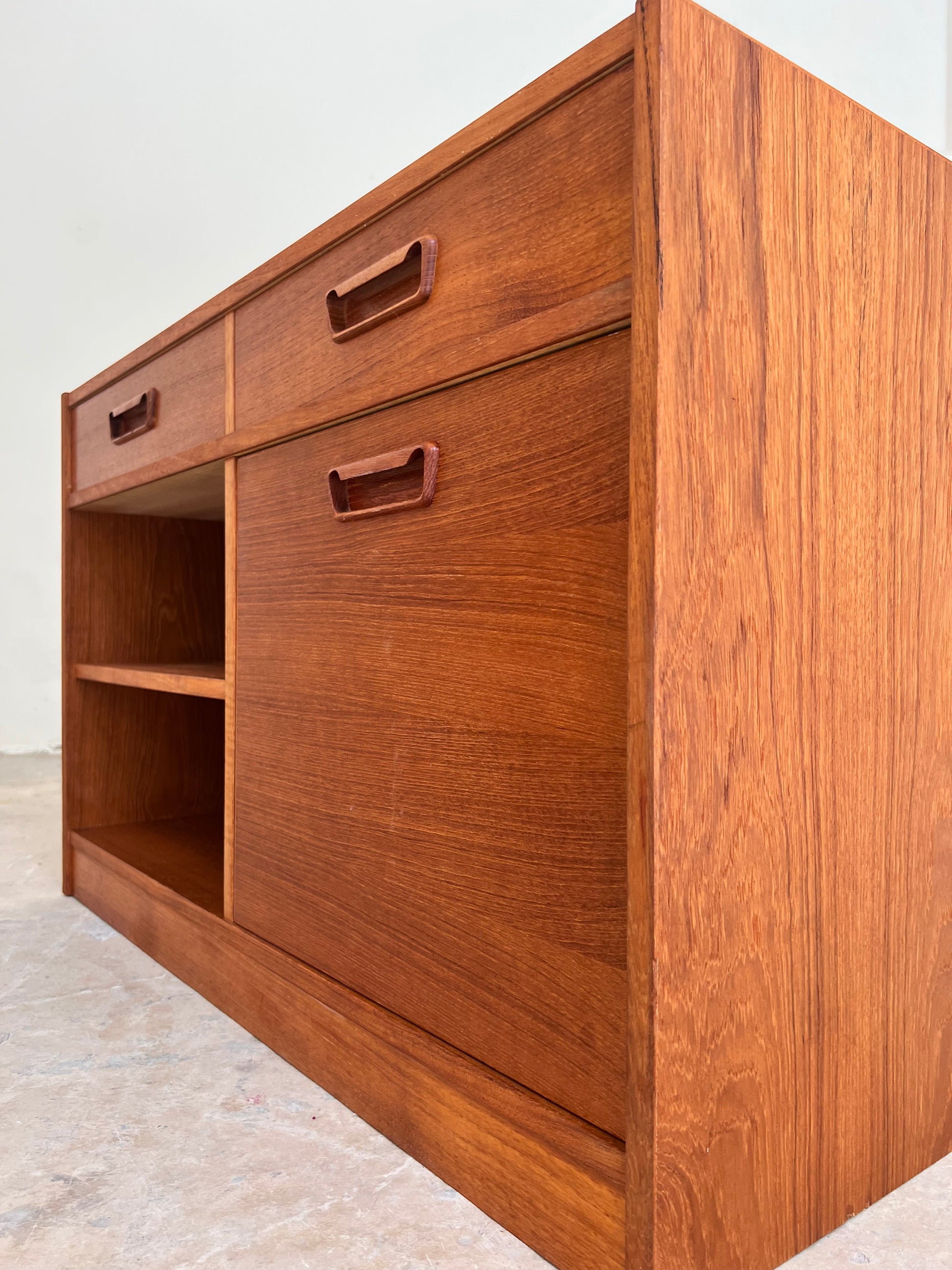 Vintage Barschrank Teak mit Minibar, Dänemark