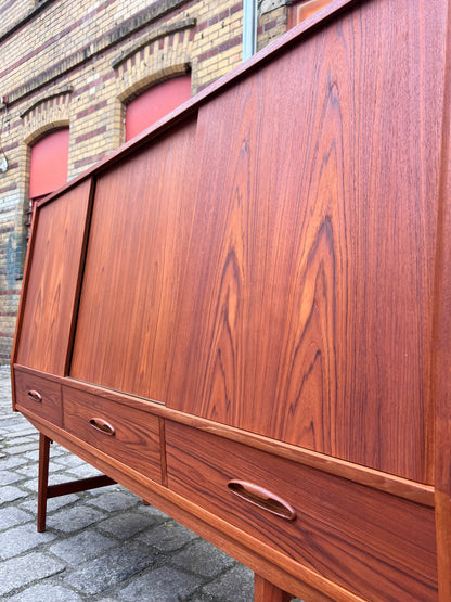 Buffet haut vintage en teck du Danemark