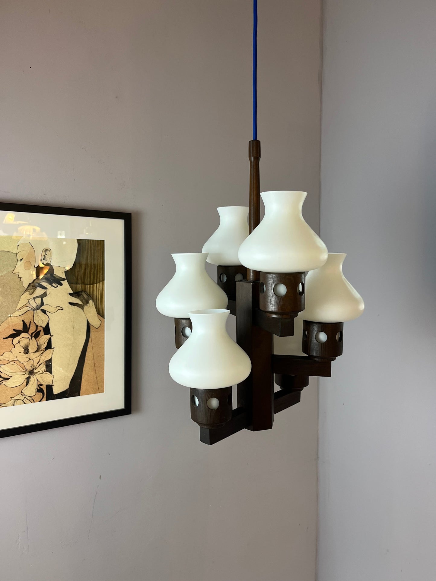 Vintage Kronleuchter dunkelbraun weiß Opalglas von Vitrika