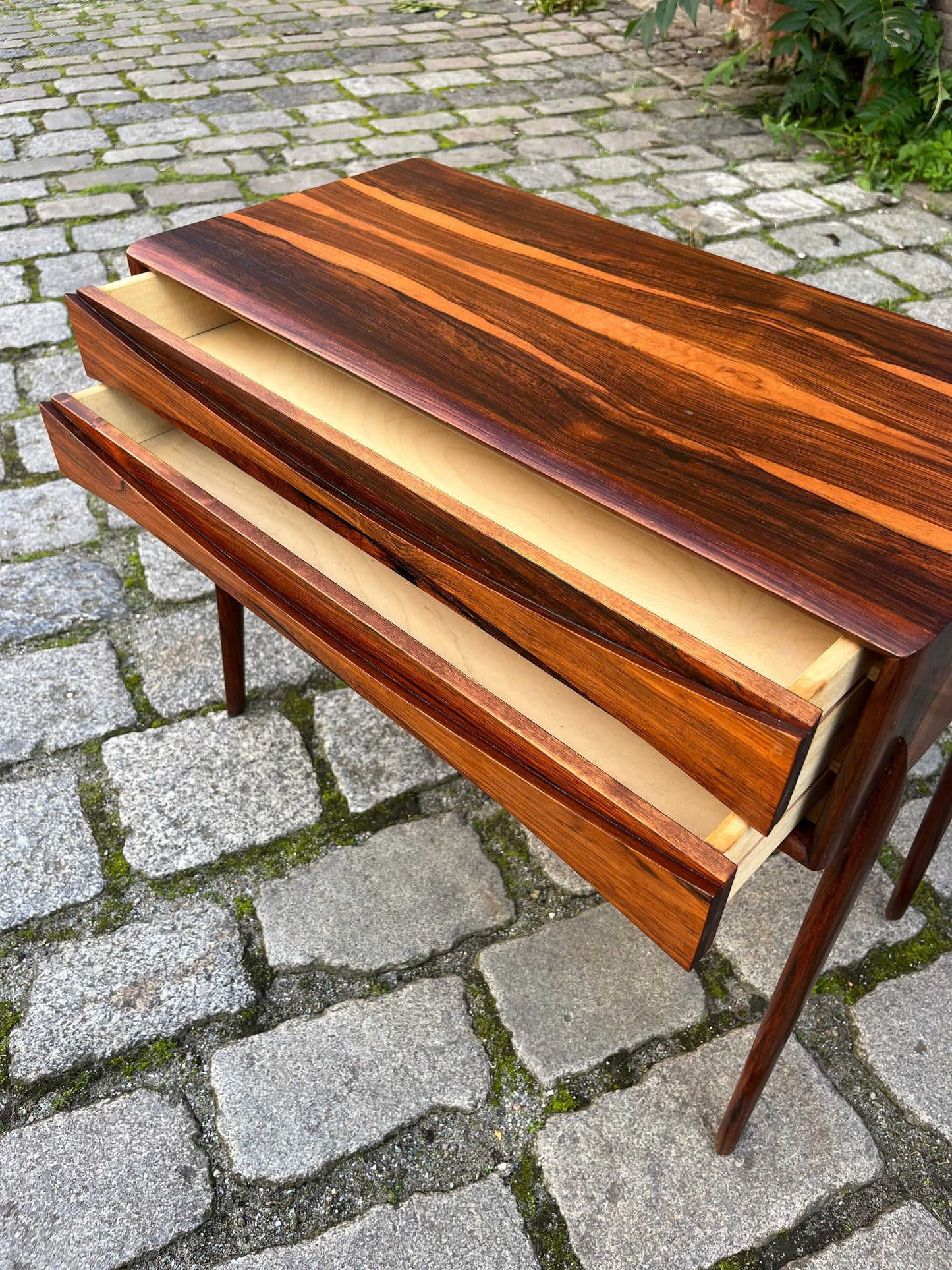 Side table model 6835 rosewood by Rimbert Sandholt for Glas und Trä