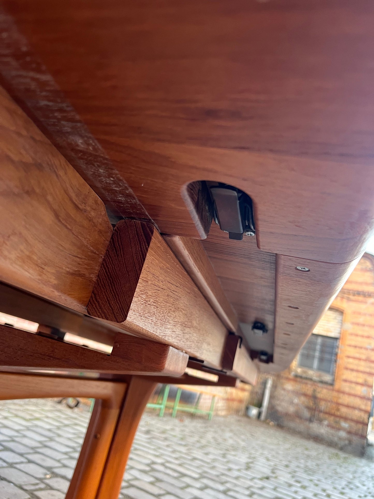 Vintage Esstisch ausziehbar Teak mit integriertem Plattenfach