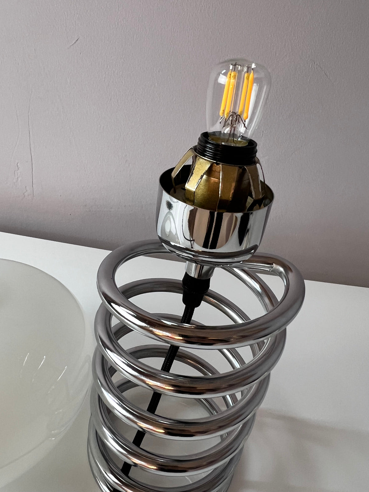 Spiral-Tischlampe Glas und Chrom von Ingo Maurer für HONSEL
