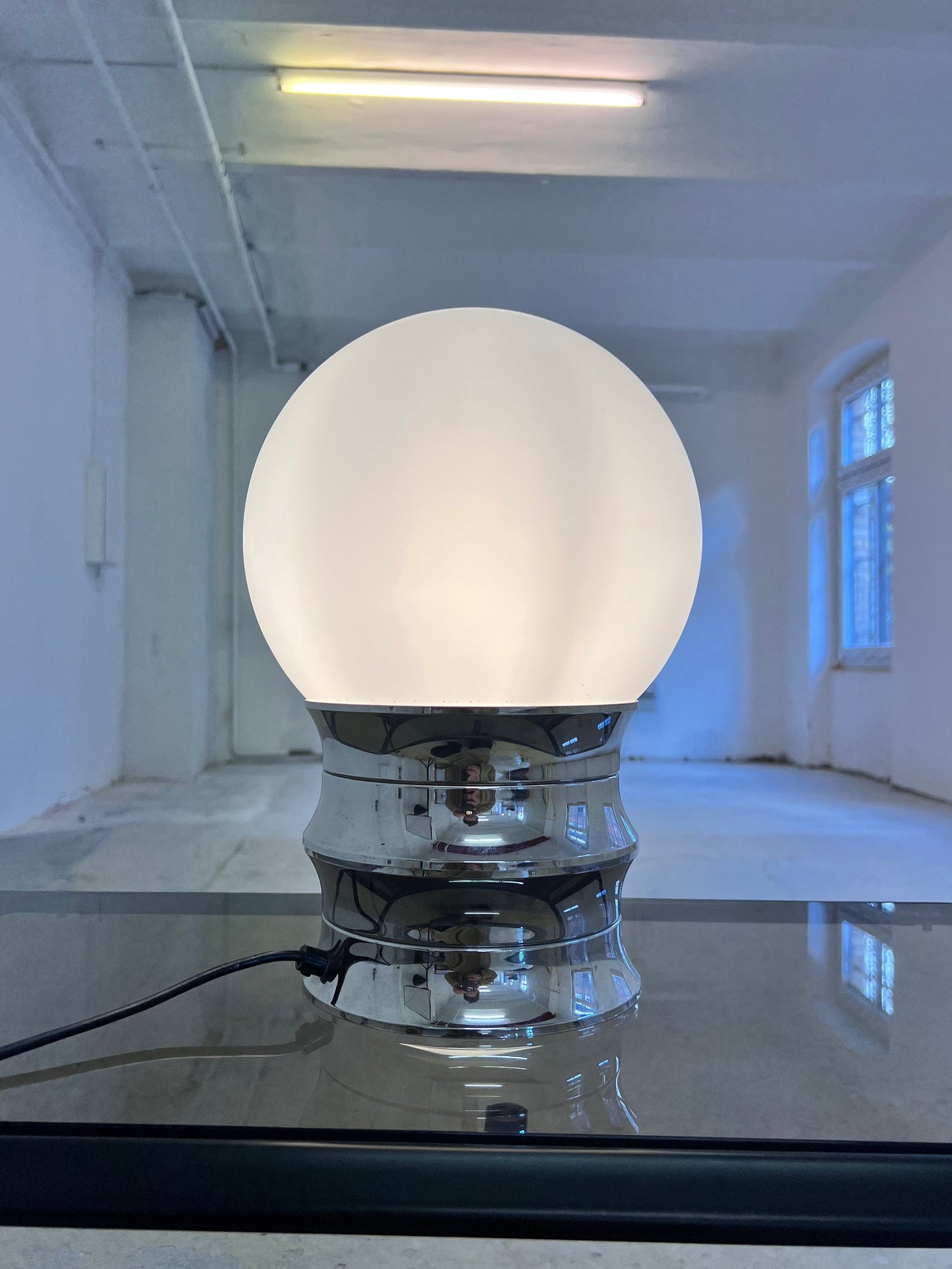 Vintage Tischlampe von VEB NARVA für Leuchtenbau Lengefeld Chrom Opalglas