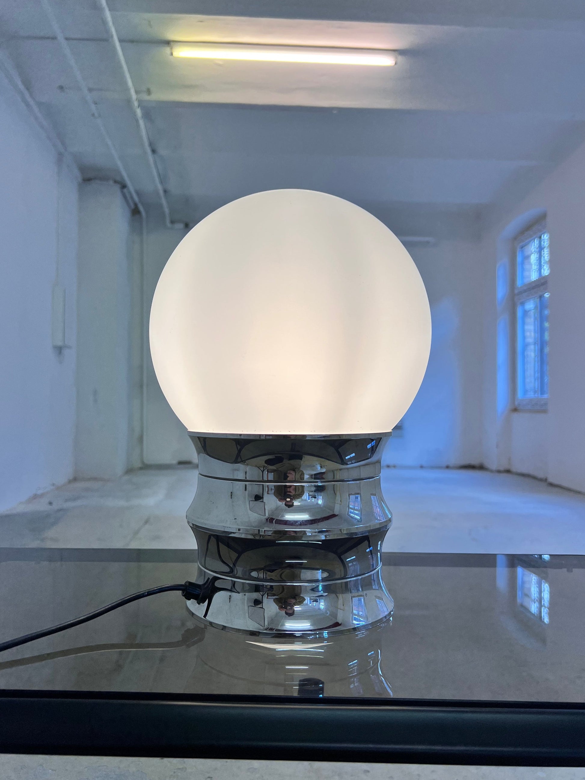Vintage Tischlampe von VEB NARVA für Leuchtenbau Lengefeld Chrom Opalglas