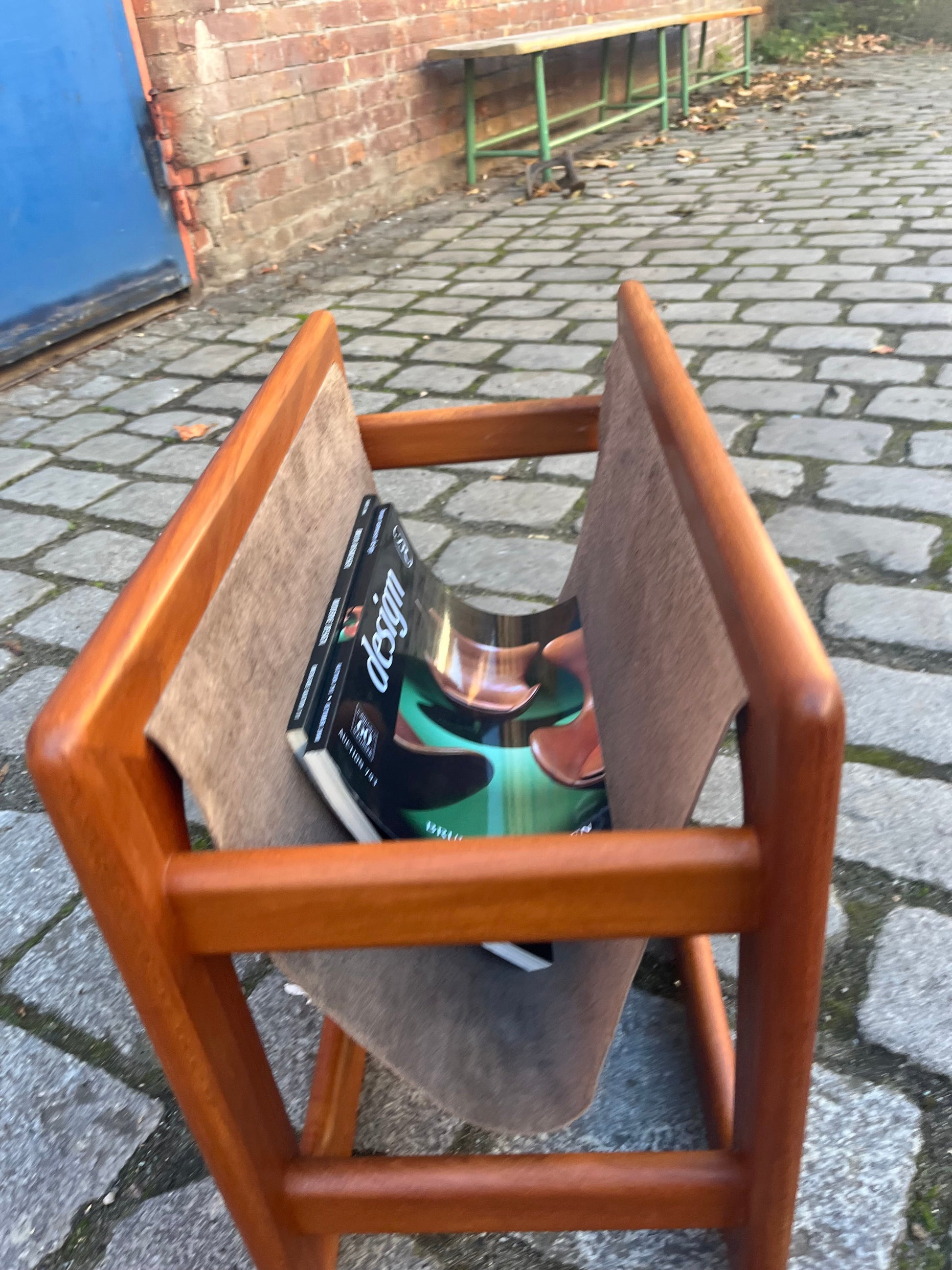 Zeitungsständer Teak Echtleder von Aksel Kjersgaard für Salin Møbler