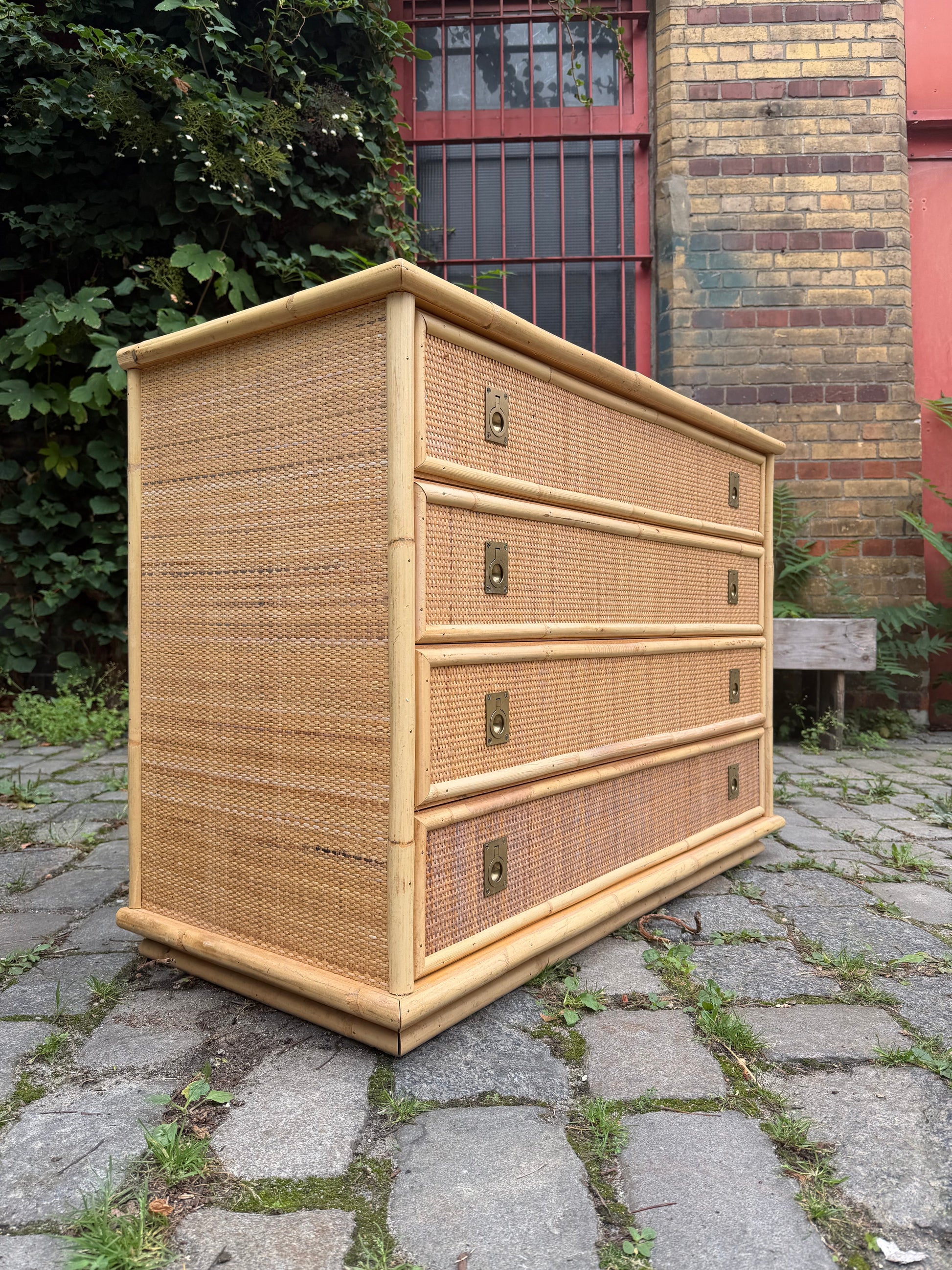 Vintage Kommode aus Rattan und Bambus von Dal Vera mit Messinggriffen