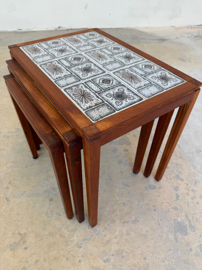 Set von 3 Vintage Satztisch Teak und Fliesen aus Dänemark