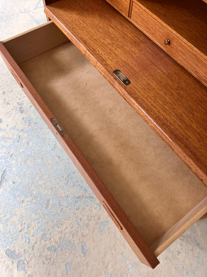 Vintage Sekretär Teak halbrund mit Schloss aus Dänemark