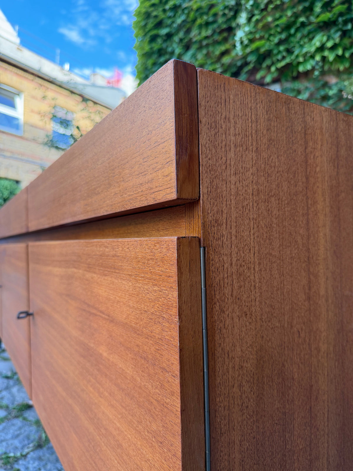 Vintage Sideboard Teak mit Schloss, 240 cm, Mid-Century Modern