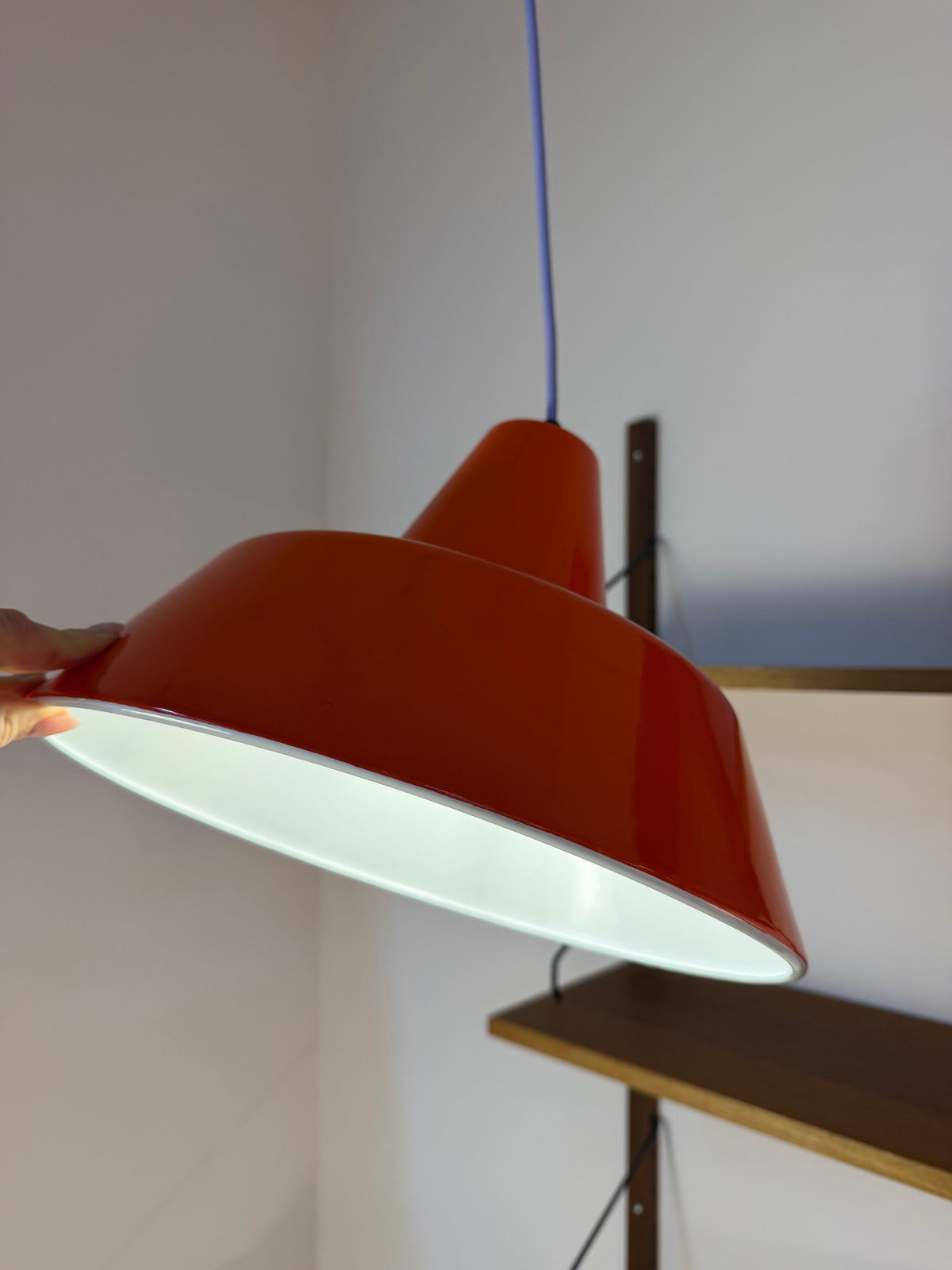 Pendelleuchte Emaille Orangerot von Louis Poulsen