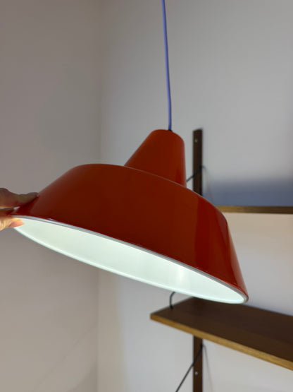Pendelleuchte Emaille Orangerot von Louis Poulsen