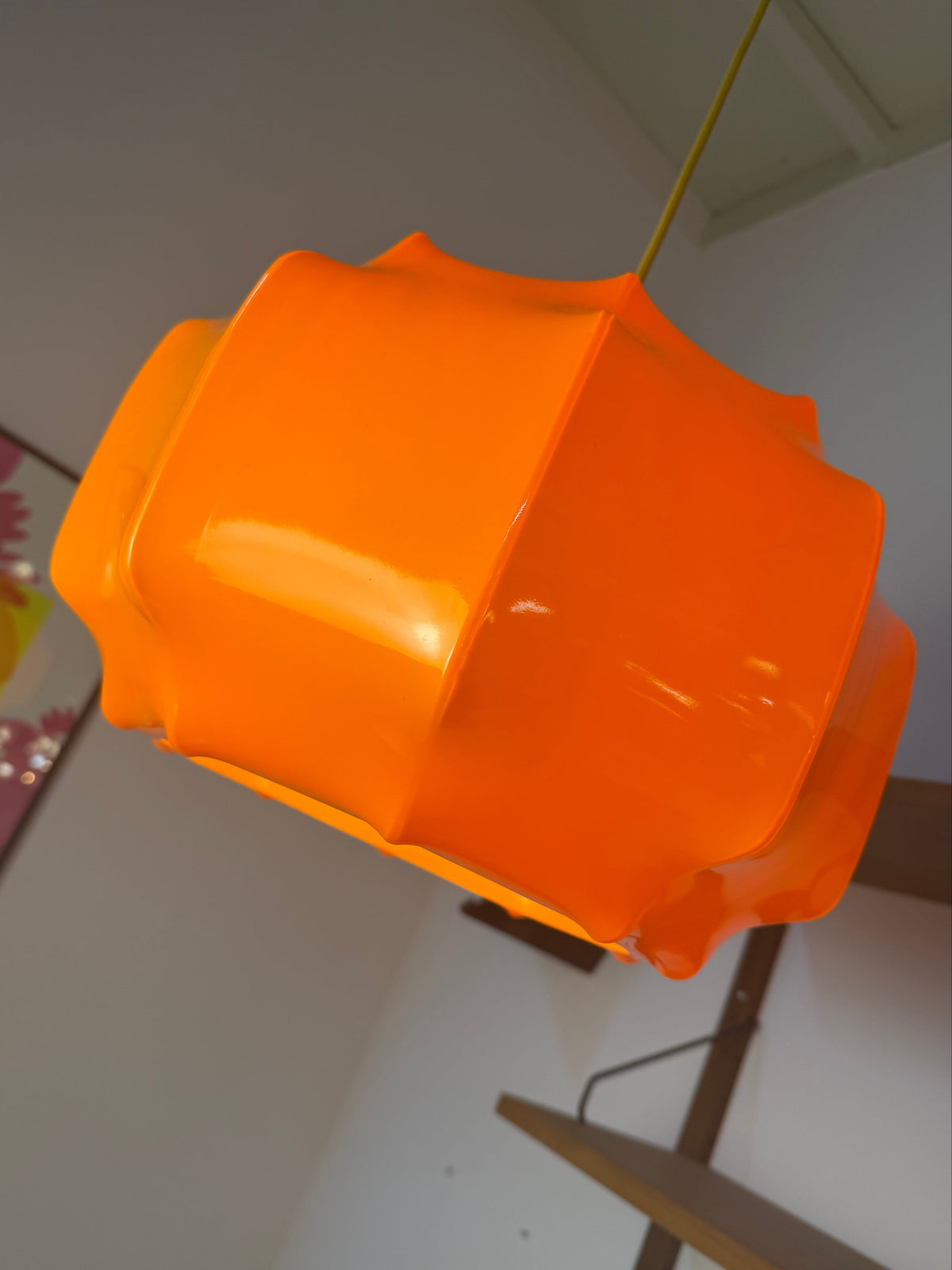 Hängeleuchte Space Age von Ilka Plast, Orange mit gelbem Kabel