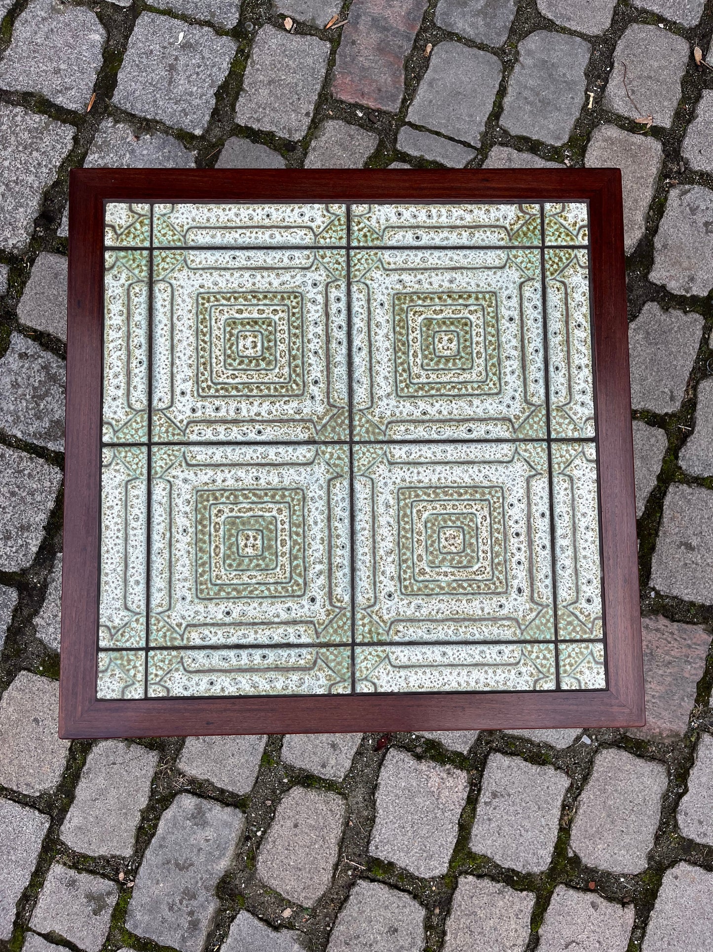 Beistelltisch Fliese Palisander von Kvalitet, Form und Funktion