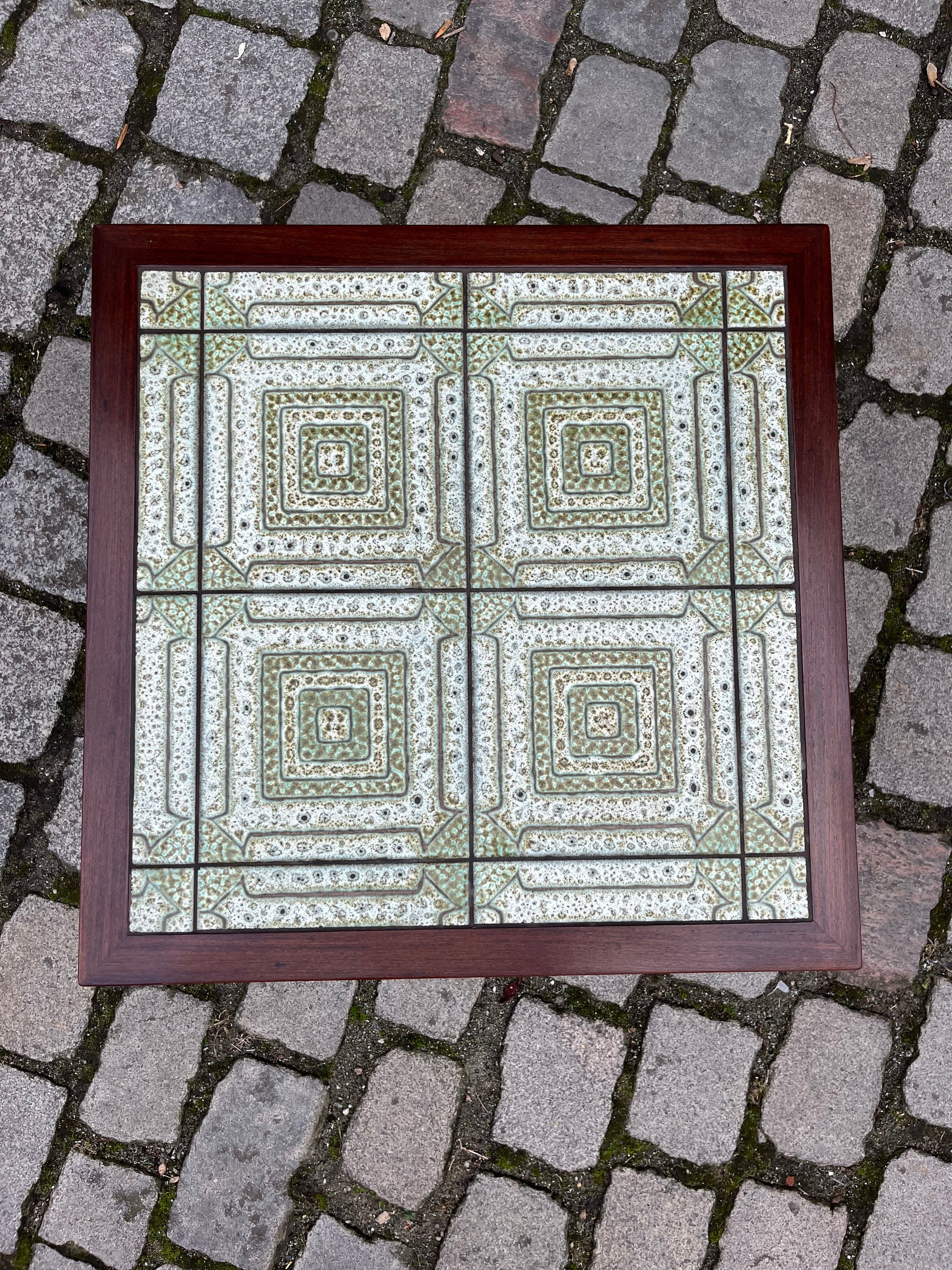 Beistelltisch Fliese Palisander von Kvalitet, Form und Funktion