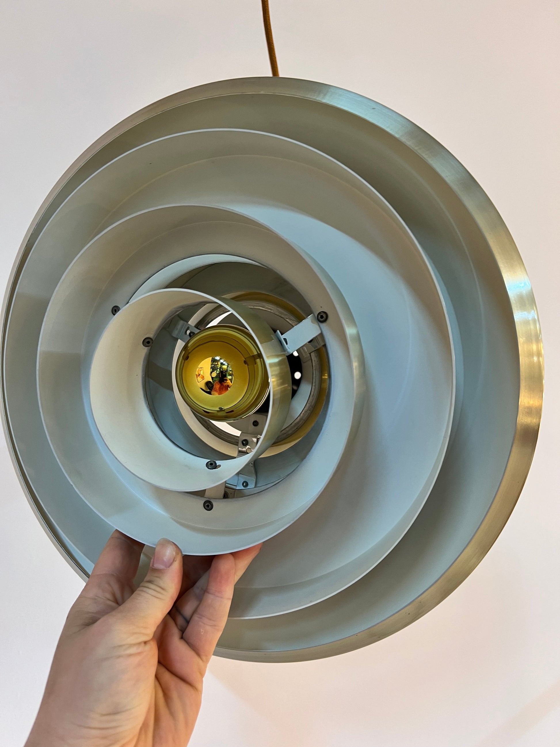Vintage Lamellenlampe Gold aus Dänemark