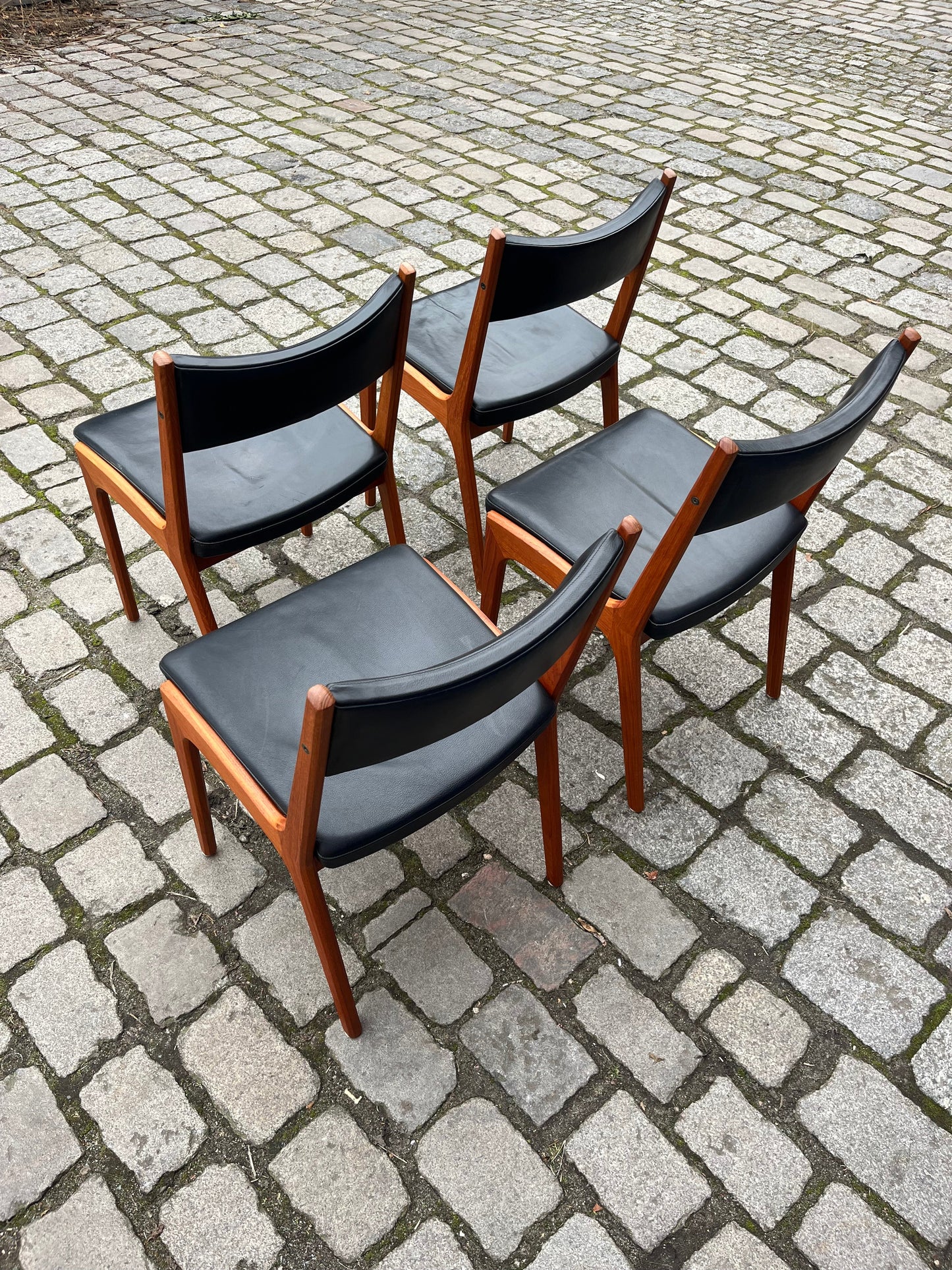 Vintage Esszimmerstuhl Set von 4 von K.S. Stolefabrik aus Teak und schwarzem Leder