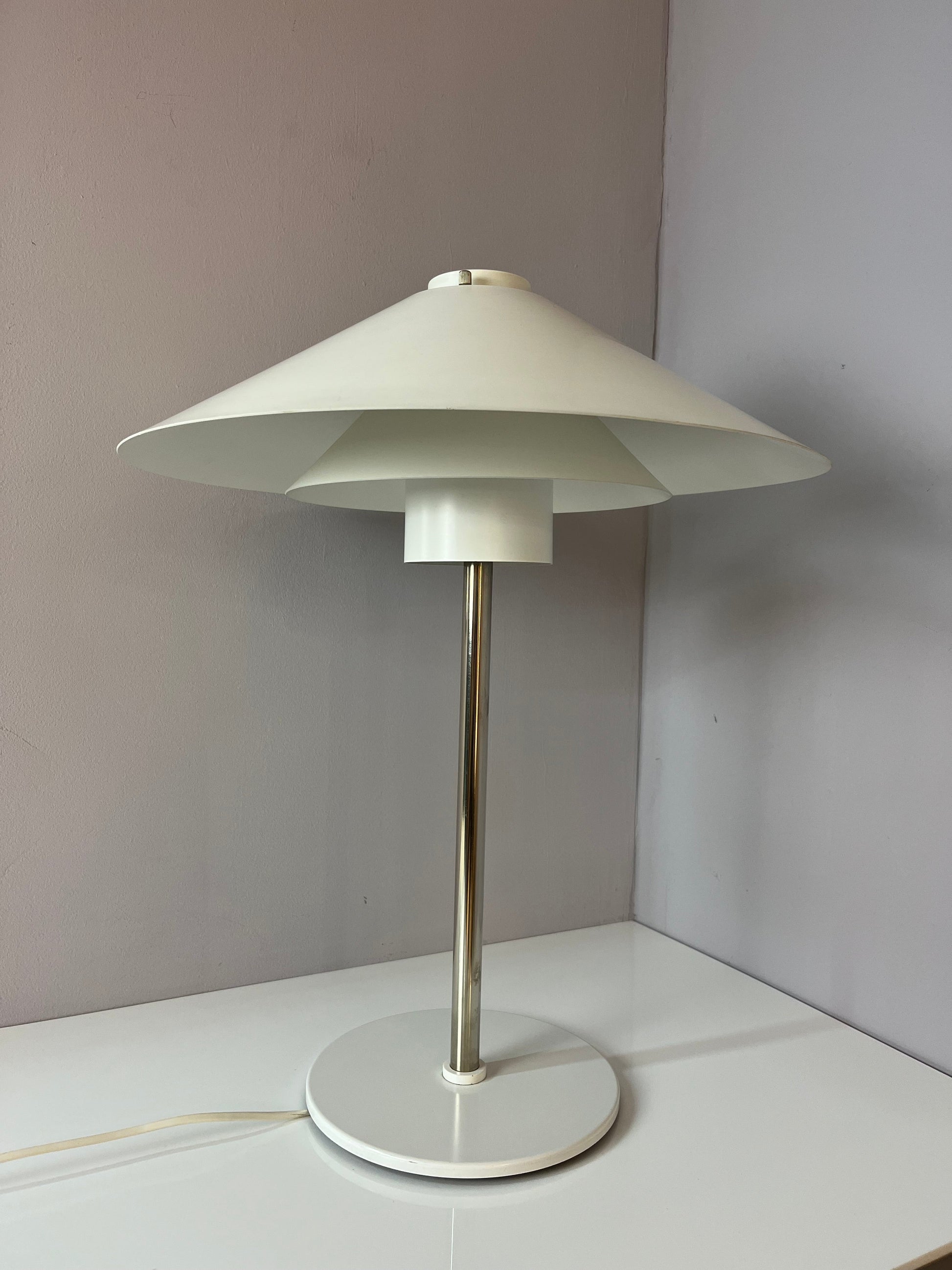 Vintage Tischlampe Trapez von Christian Hvidt für Nordisk Solar weiß orange