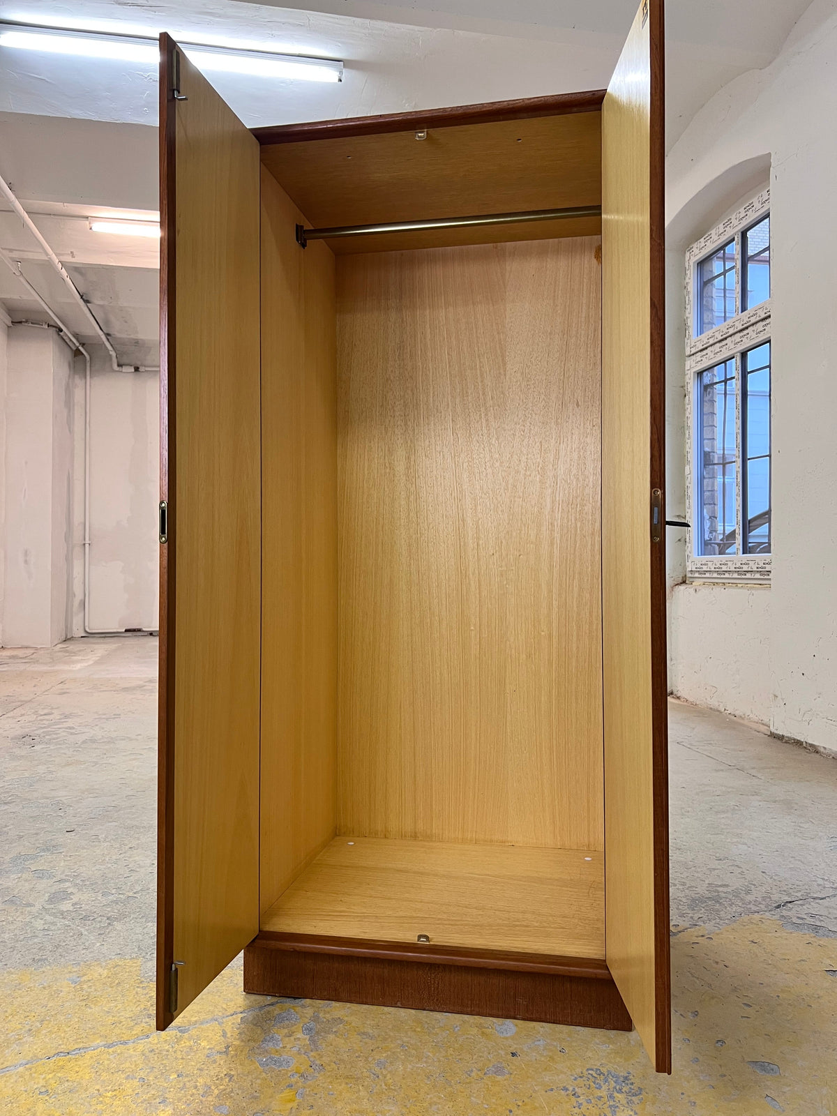 Vintage Kleiderschrank Typ 2994 von rt Möbel aus Teak