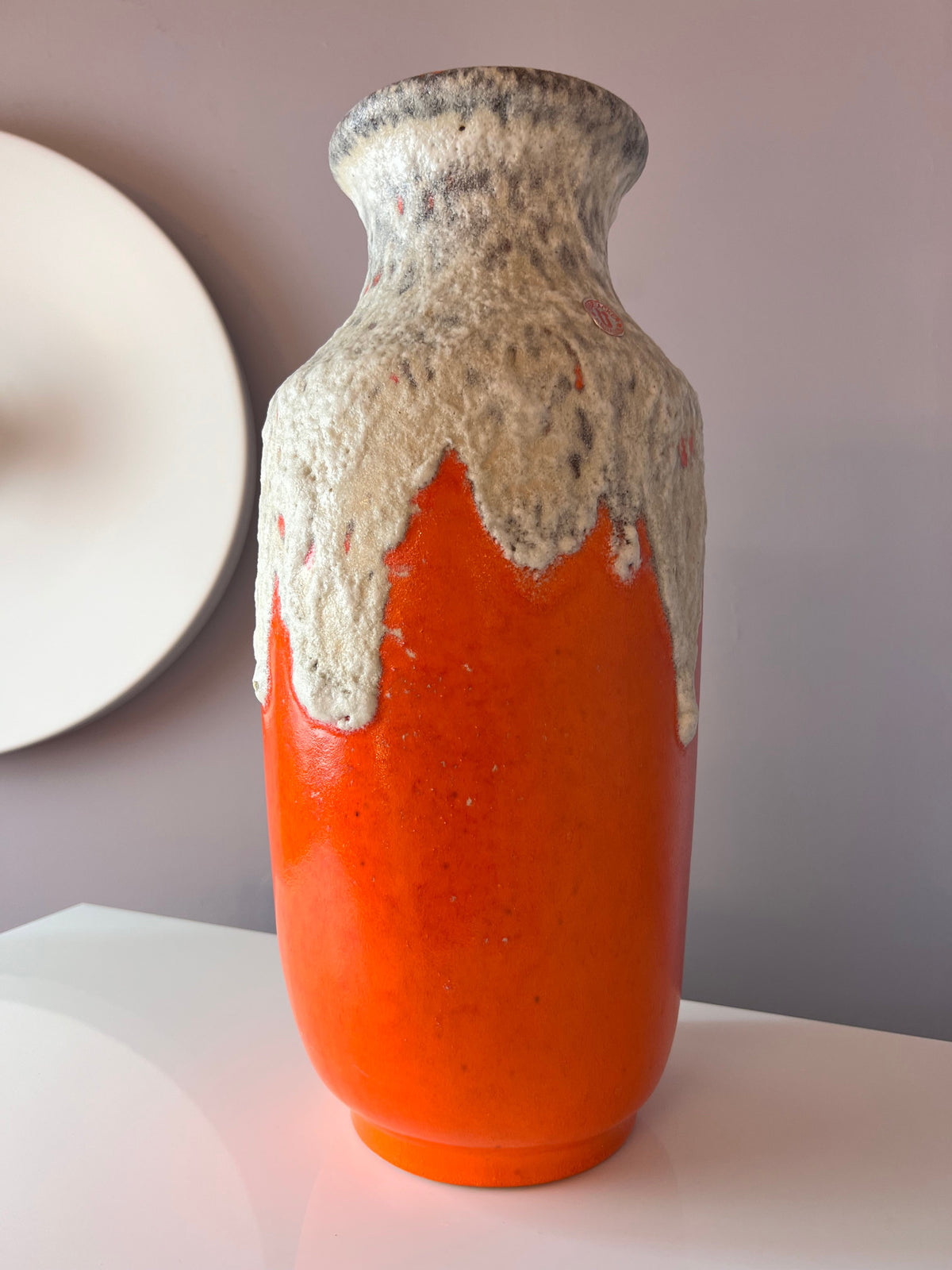 Vase vintage Fat Lava 1439/40 orange blanc par Uebelacker Keramik