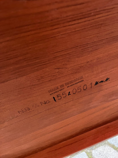 Vintage Couchtisch oval von Niels Bach für Niels Bach aus Teak